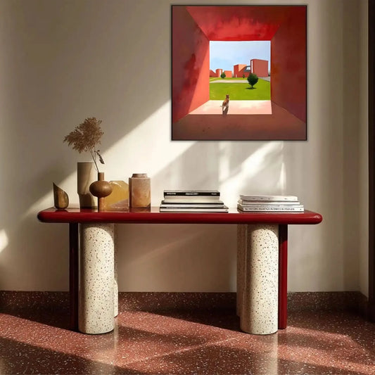 Scène géométrique avec chat, teintes rouges et vertes, ambiance moderne et sereine pour salon ou bureau.