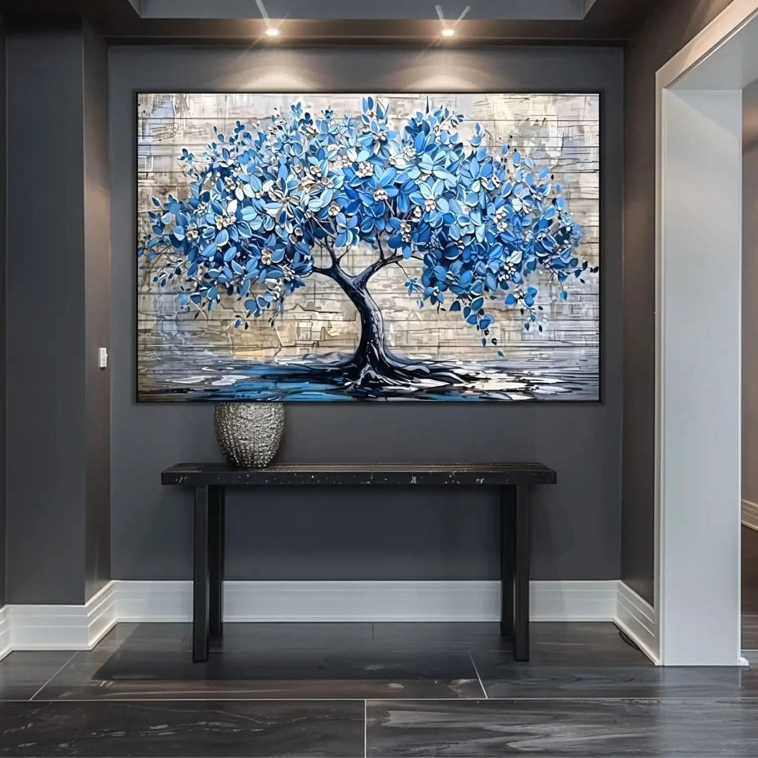 Arbre impressionniste en fleurs bleues, reflet élégant, palette bleu glacé et beige, apporte sérénité pour chambre ou salon.