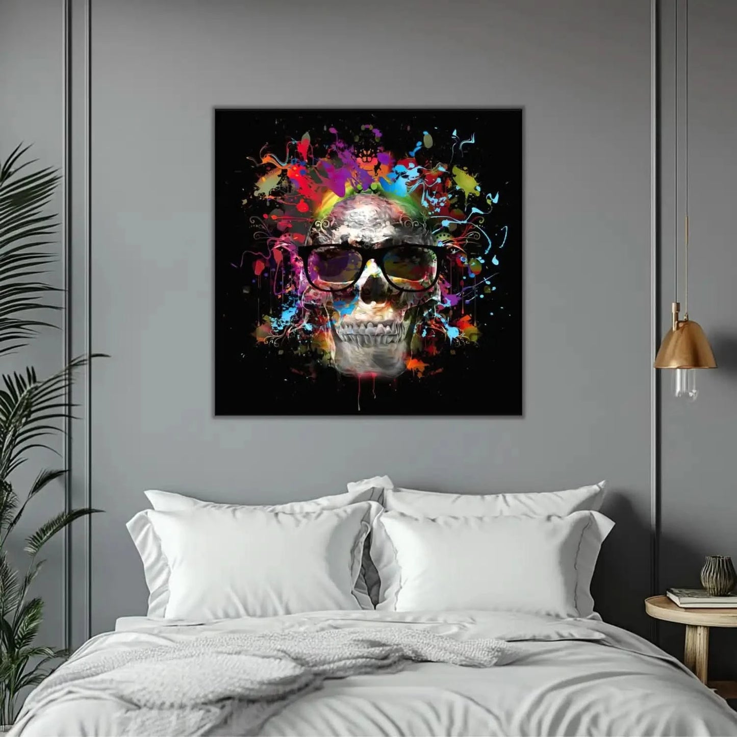 Crâne pop art avec lunettes noires, entouré d'éclaboussures multicolores sur fond noir, ambiance dynamique et moderne.