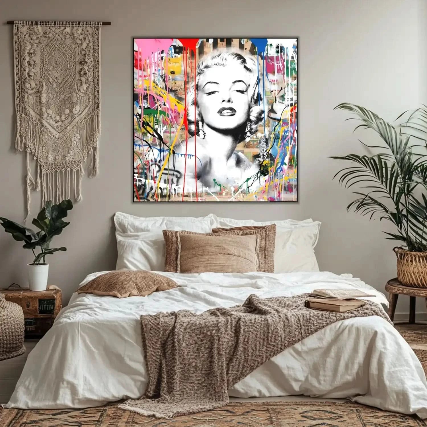 Portrait pop art en noir et blanc avec coulures de peinture multicolores, ambiance urbaine et dynamique pour salon moderne.