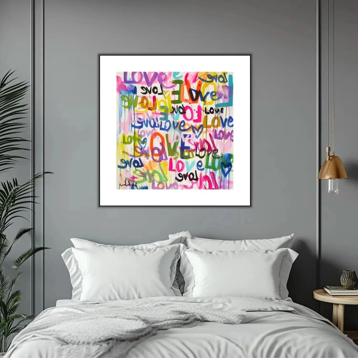 Œuvre Pop Art avec mots 'Love' multicolores, ambiance joyeuse et dynamique pour salon moderne ou chambre d'adolescent.
