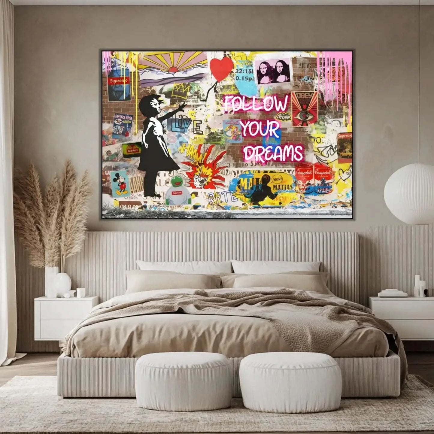 Street art avec graffitis colorés, personnage en noir et blanc, ballon rouge, ambiance urbaine et dynamique pour salon modern.