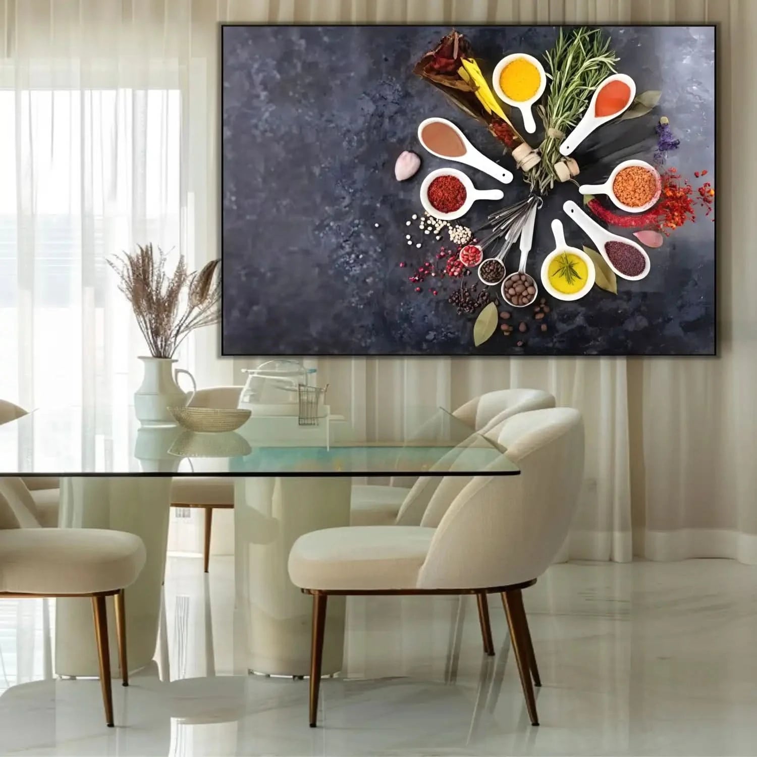 Couronne d’épices moderne: cuillères blanches, curcuma jaune, paprika rouge, herbes; composition harmonieuse pour cuisine.