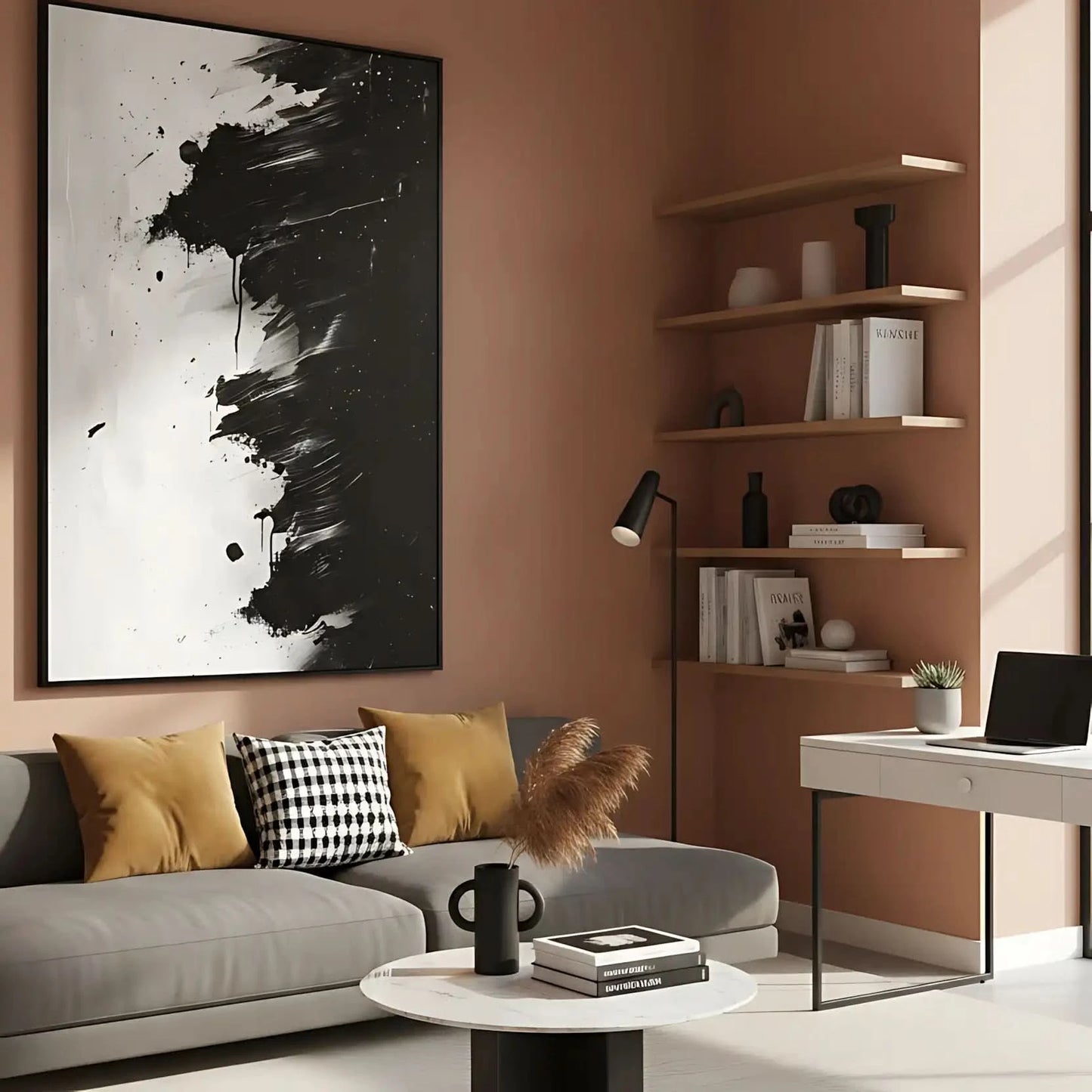 Peinture abstraite en noir et blanc avec des coups de pinceau dynamiques, idéale pour un salon moderne.