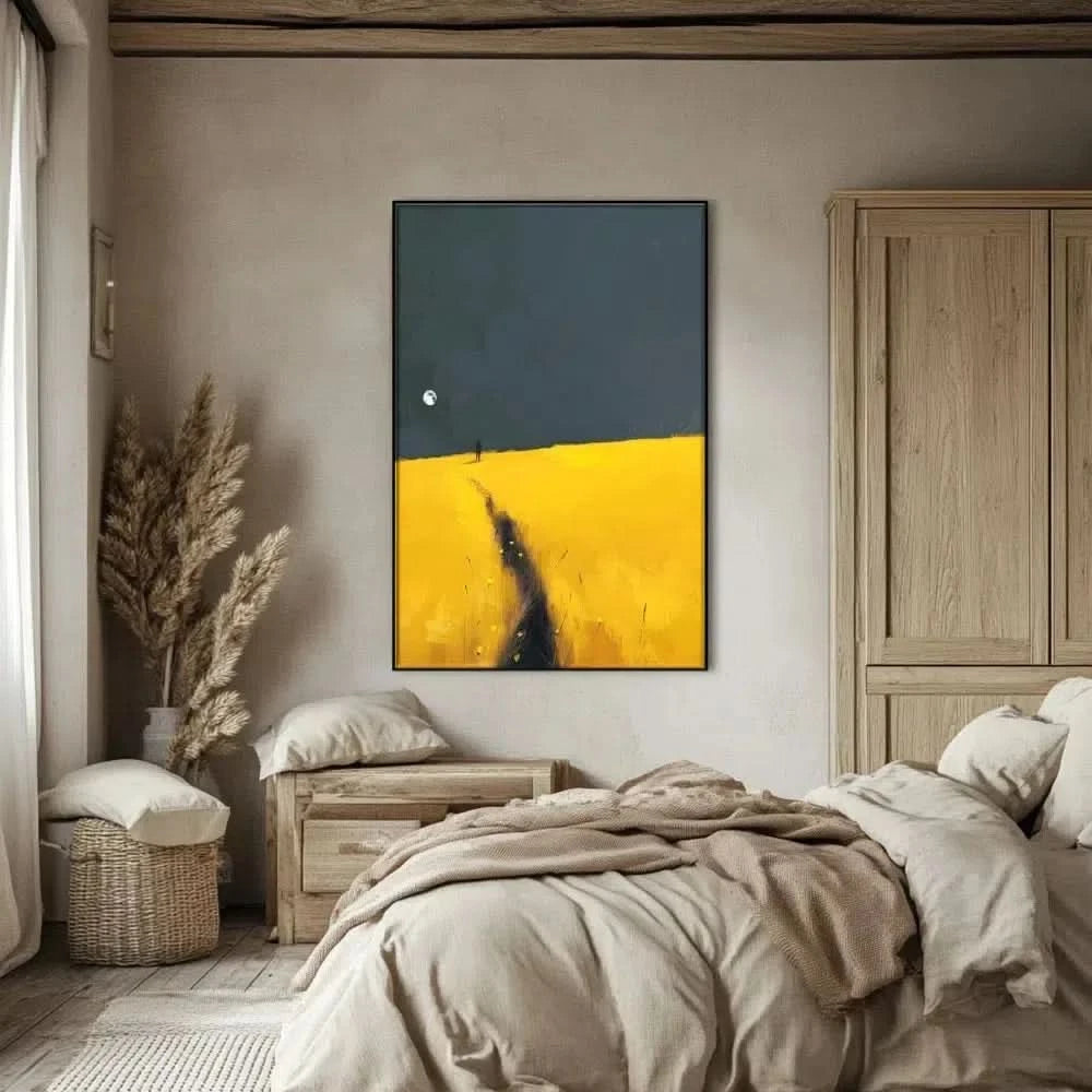 Peinture d'une silhouette marchant sur un champ jaune sous un ciel sombre avec la lune, idéale pour une chambre ou salon.