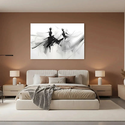 Silhouettes dansantes en noir et gris sur fond blanc, ambiance élégante et mystérieuse pour salon ou bureau moderne.