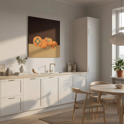 Nature morte avec kakis orange vibrant sur fond sombre, ambiance chaleureuse pour salon ou cuisine.