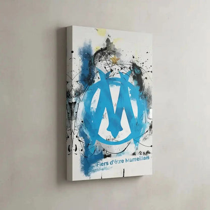 Tableau moderne avec logo marseillais, éclats de bleu vif et noir profond, ambiance dynamique pour salon ou bureau.