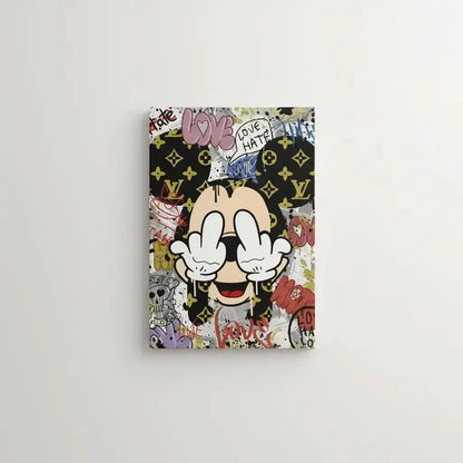 Toile Pop Art avec motifs iconiques, graffitis expressifs, couleurs vives et ambiance urbaine pour salon moderne.