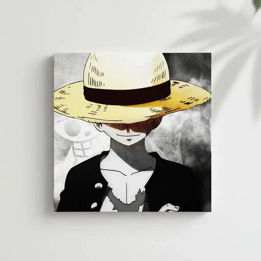 Personnage mystérieux avec chapeau de paille jaune, fond noir et blanc, ambiance intrigante pour salon moderne.