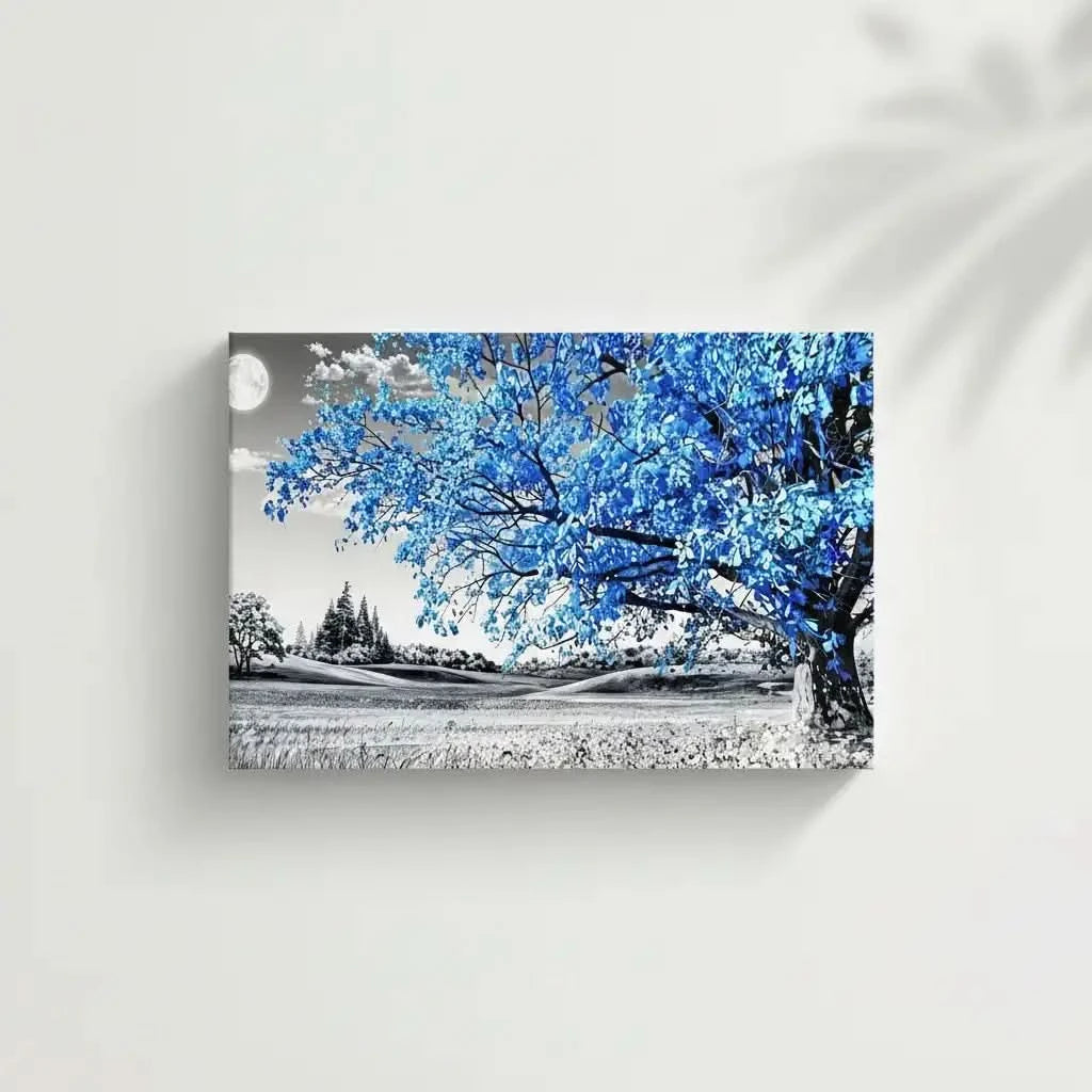 Paysage surréaliste avec arbre bleu lumineux et lune, palette noire et bleue, atmosphère mystérieuse pour chambre ou salon.