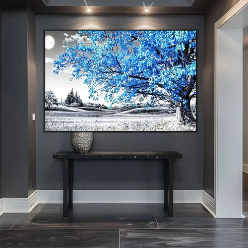 Paysage surréaliste avec arbre bleu lumineux et lune, palette noire et bleue, atmosphère mystérieuse pour chambre ou salon.