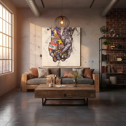 Deux mains entrelacées couvertes de graffitis multicolores, ambiance urbaine et dynamique pour salon moderne ou bureau créati