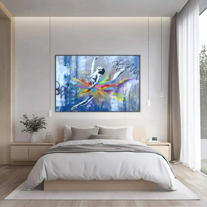 Danseuse en mouvement avec tourbillon de couleurs vives, fond gris et blanc, ambiance dynamique et inspirante pour salon mode