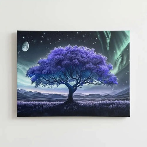 Arbre surréaliste violet avec visage caché sous une aurore, palette bleue et turquoise; atmosphère mystérieuse pour chambre.