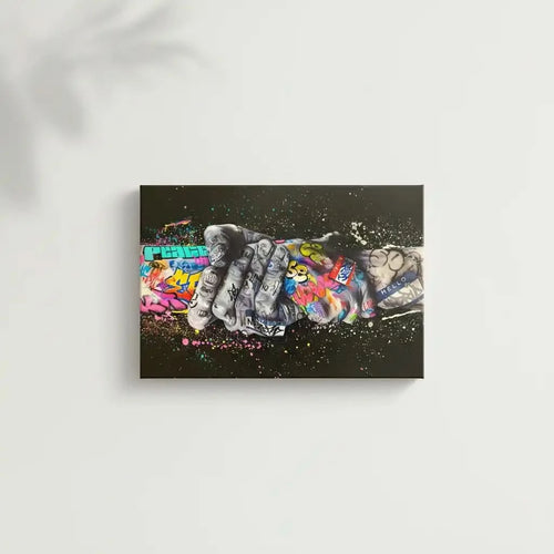 Tableau street art avec poignée de main, graffitis multicolores, ambiance urbaine et dynamique pour salon moderne ou bureau.
