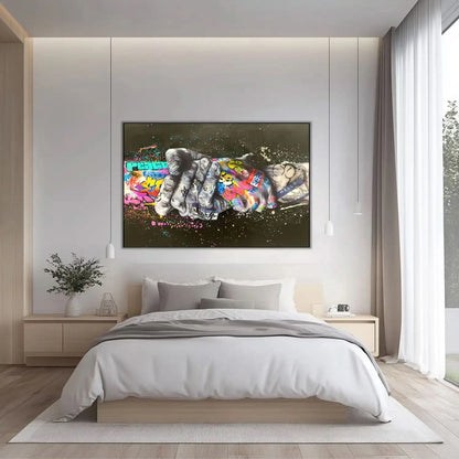 Tableau street art avec poignée de main, graffitis multicolores, ambiance urbaine et dynamique pour salon moderne ou bureau.