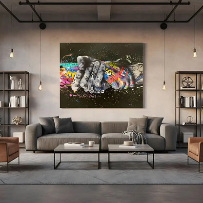 Tableau street art avec poignée de main, graffitis multicolores, ambiance urbaine et dynamique pour salon moderne ou bureau.