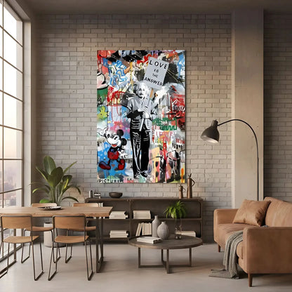 Toile pop art avec message d'amour, couleurs vives et personnages iconiques, idéale pour salon ou bureau moderne.