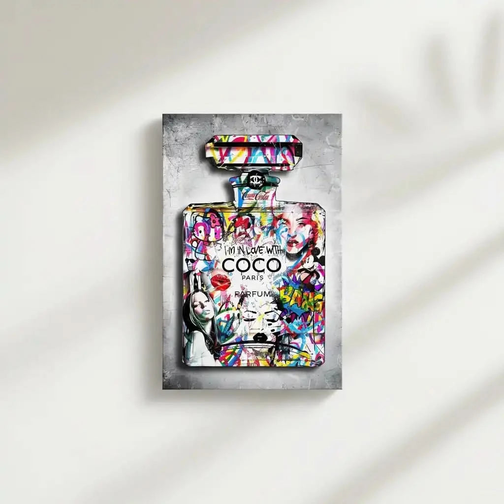 Flacon de parfum Pop Art avec graffitis multicolores, ambiance dynamique et moderne pour salon ou bureau.
