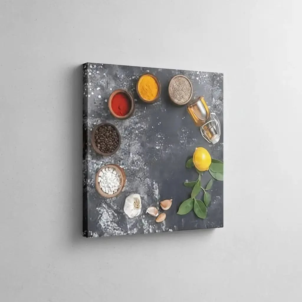 Nature morte minimaliste avec épices rouges et jaunes, grains de café, ail et citron; composition épurée.