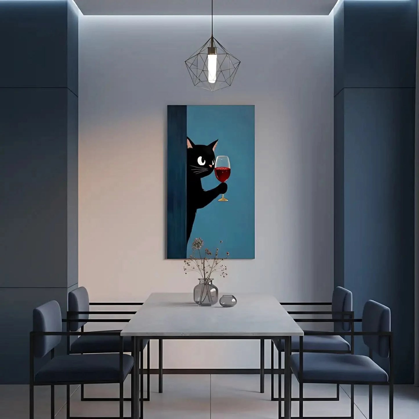 Un chat noir observant mystérieusement avec un verre de vin, créant une atmosphère intrigante, parfait pour une chambre calme.