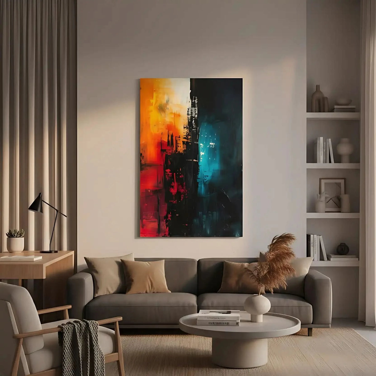 Peinture abstraite avec des éclats de couleurs chaudes et froides, créant une ambiance contrastée, idéale pour un salon moderne.