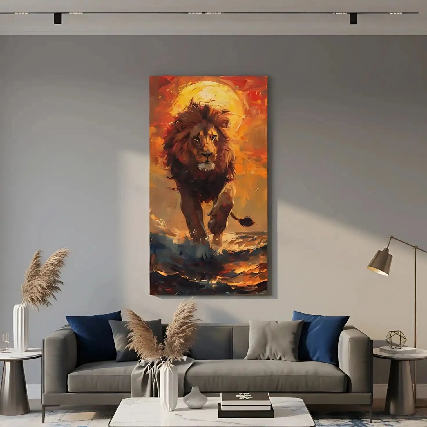 Un lion majestueux marchant sous un soleil éclatant, dans une mer animée, créant une scène pleine de force et couleur, idéale pour salon.
