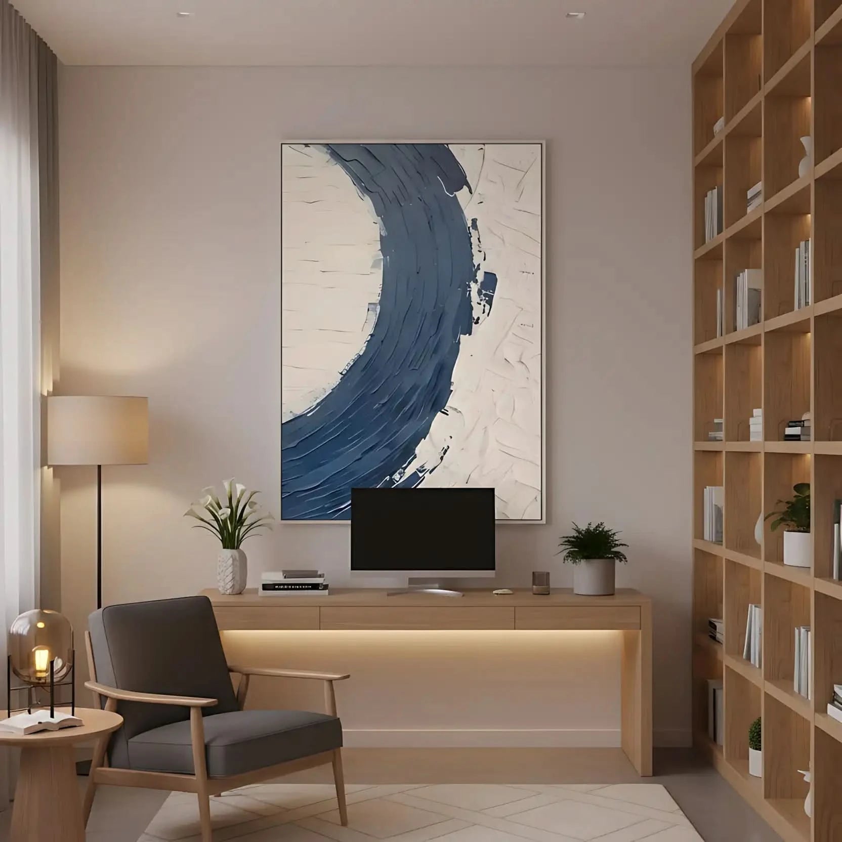 Tableau abstrait en bleu et blanc avec textures dynamiques. Mouvement puissant, idéal pour un salon moderne.