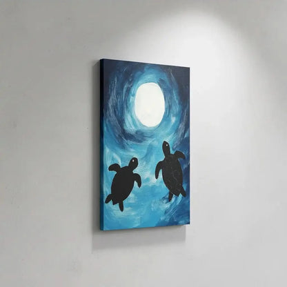 Peinture de deux tortues nageant sous la lumière de la lune, avec un fond bleu vibrant, idéale pour une chambre ou salon moderne.
