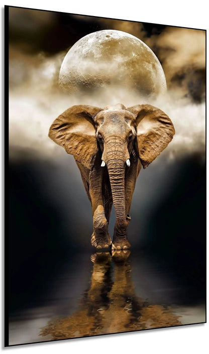 Éléphant majestueux marchant dans l'eau sous une pleine lune dorée, avec reflet et ambiance mystique, tons bruns et noirs.