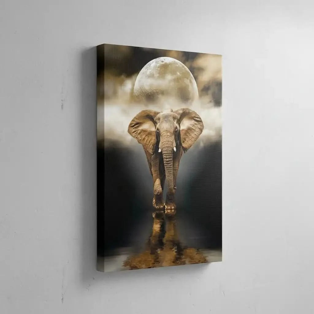 Éléphant majestueux marchant dans l'eau sous une pleine lune dorée, avec reflet et ambiance mystique, tons bruns et noirs.