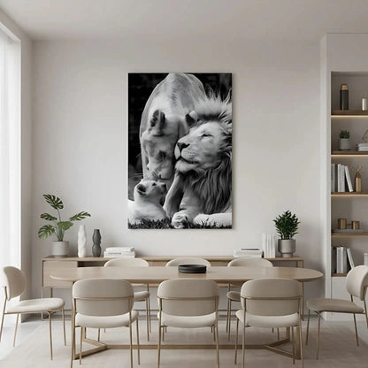 Scène en noir et blanc d'une famille de lions, tendresse et harmonie, ambiance sereine pour salon ou bureau.