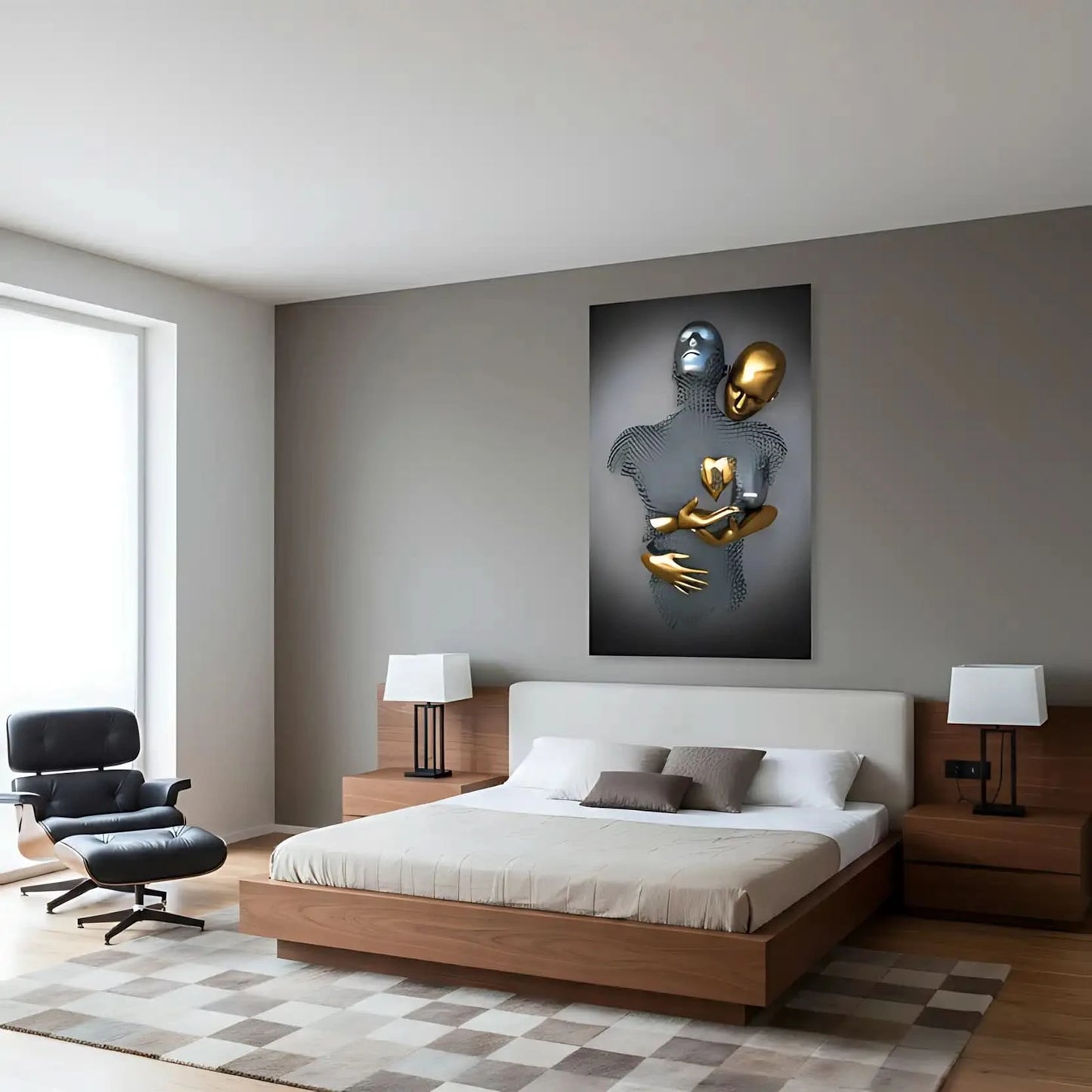 Silhouette maillée enlacée à un partenaire doré tenant un coeur; argent et or se mêlent dans une toile abstraite luxueuse.