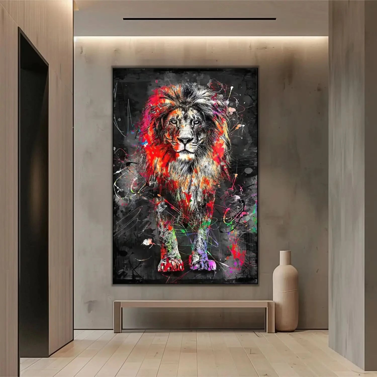 Lion majestueux avec couleurs vives et éclaboussures multicolores, ambiance puissante pour salon moderne.