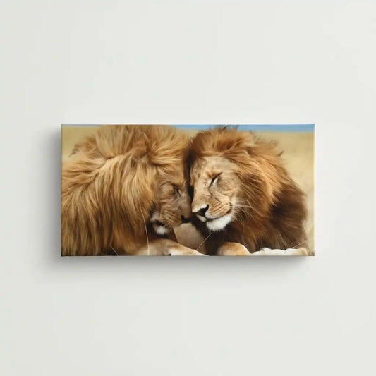 Deux lions aux crinières dorées, tête contre tête, évoquant tendresse et sérénité, idéal pour salon ou chambre.