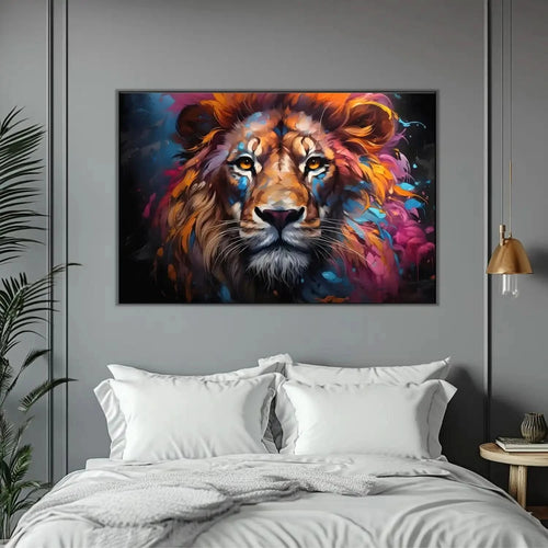 Tableau vibrant d'un lion avec crinière multicolore, bleu, orange et rose, idéal pour salon moderne ou bureau.