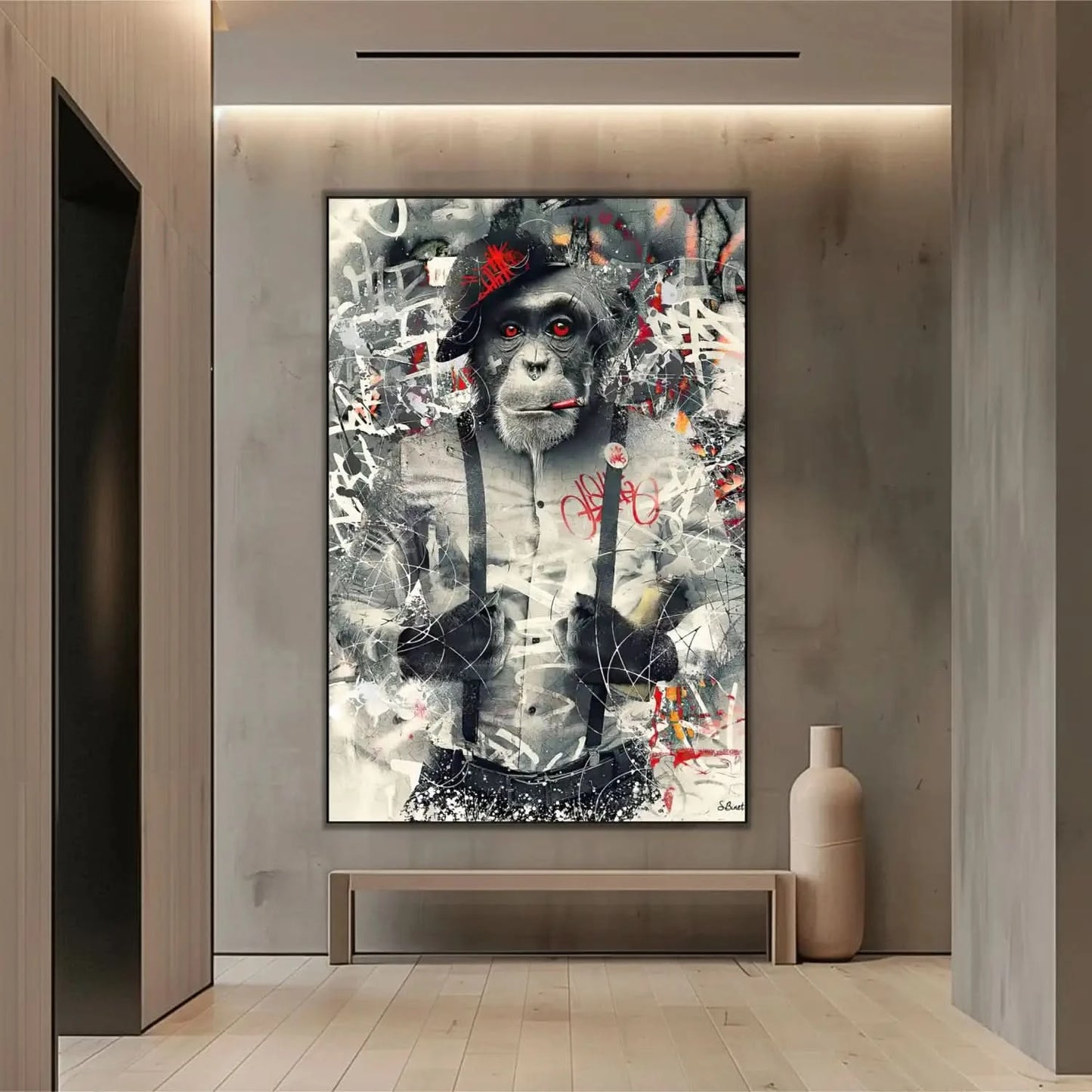 Singe au regard perçant entouré de graffitis, nuances de gris et éclats de rouge, ambiance urbaine et rebelle.