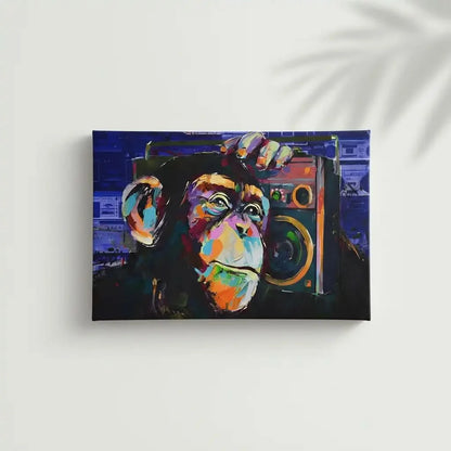 Tableau pop art avec singe vibrant et radio, couleurs éclatantes, ambiance ludique pour salon moderne.