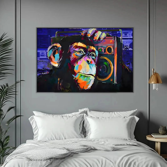Tableau pop art avec singe vibrant et radio, couleurs éclatantes, ambiance ludique pour salon moderne.