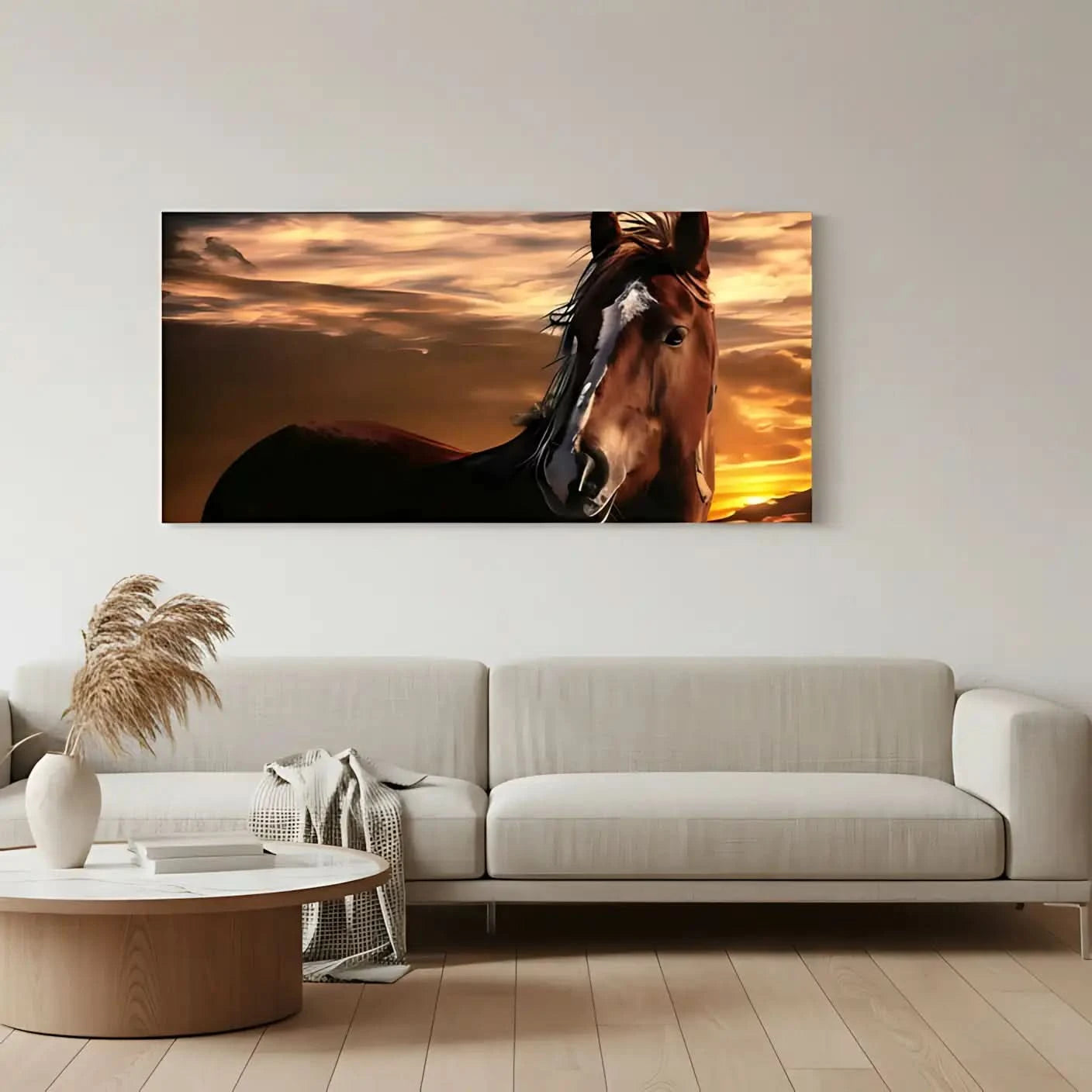 Cheval majestueux sur fond de ciel crépusculaire doré et orangé, ambiance sereine et puissante pour salon ou bureau.