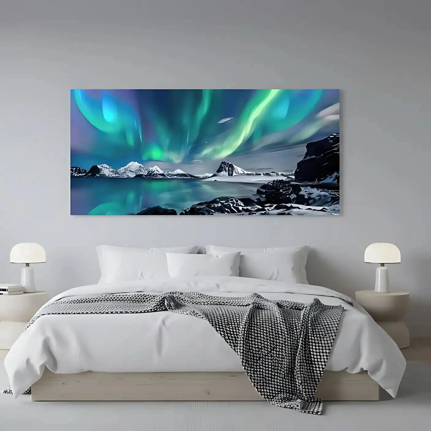 Aurore boréale aux nuances vertes et bleues, paysage enneigé, ambiance sereine et mystique pour salon ou chambre.